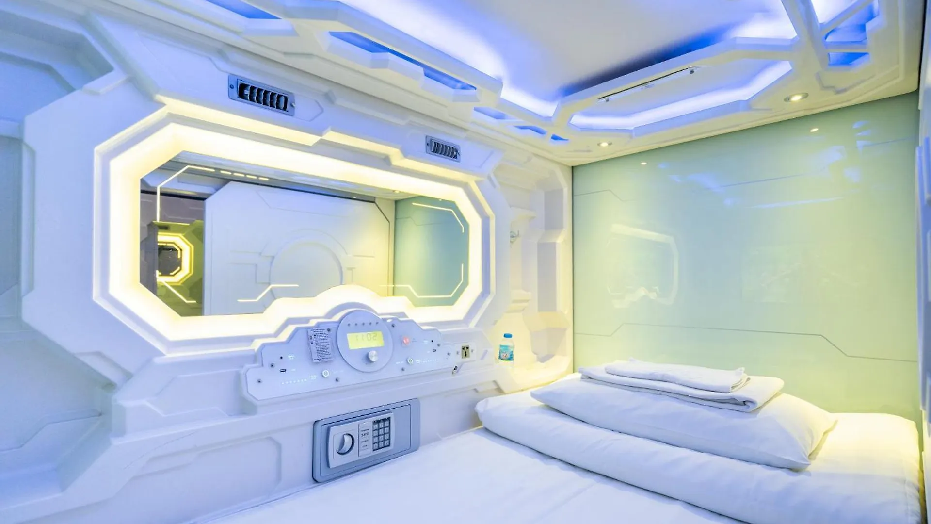 Huazhu Capsule Hotel Ho Chi Minh City